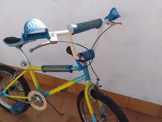 Bicicleta BH California. BMX Azul y Amarillo