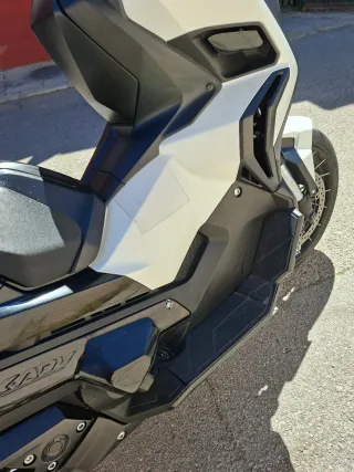 Honda X-ADV 750 Scooter Maxi Automática