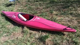 Piragua kayak rojo