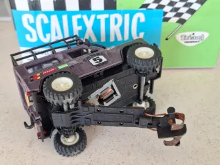 SCALEXTRIC LAND ROVER STS