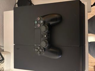 PS4 (PlayStation 4) con Accessori