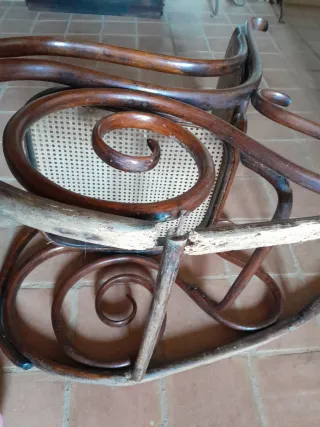 2 Vecchie Dondoli in Legno e Rattan