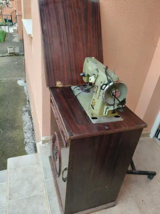 Máquina de coser Alfa