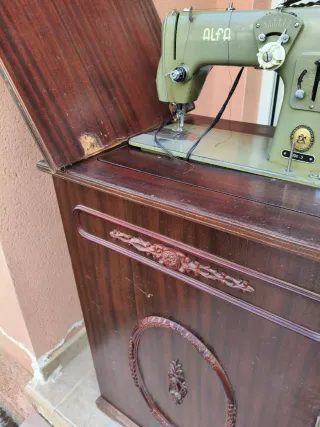 Máquina de coser Alfa