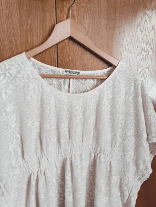 Blusa encaje blanco crudo talla única