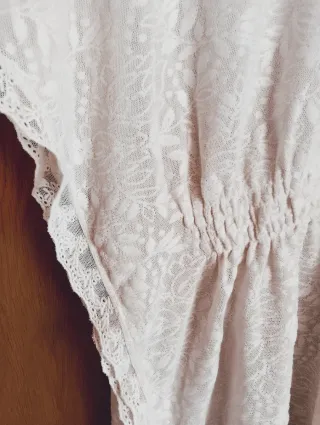 Blusa encaje blanco crudo talla única