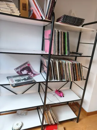 Estantería Metálica Negra y Blanca