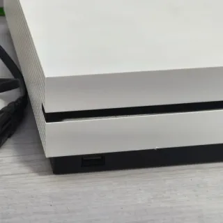Xbox One S Blanca