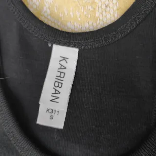 Camiseta deportiva Kariban negra