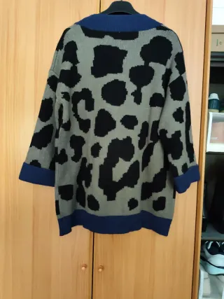 Chaqueta con manga tipo kimono.