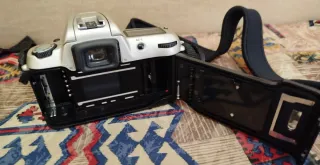 Cámara Nikon F60 de carrete