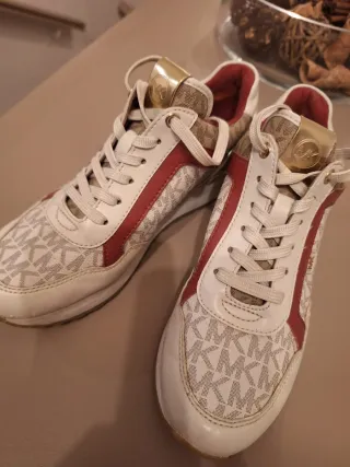 Zapatillas Michael Kors Beige y Rojo