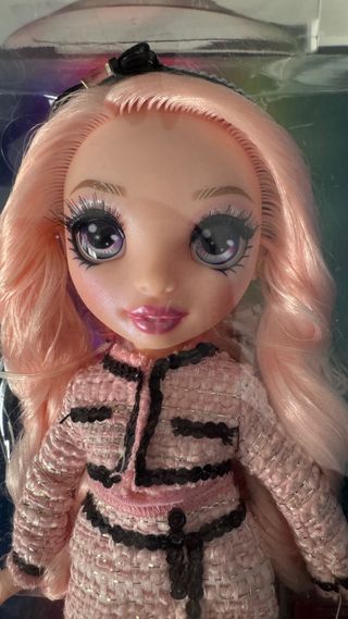 Rainbow High Bella Parker Muñeca NIB