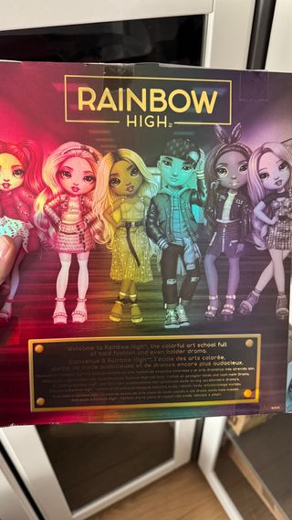 Rainbow High Bella Parker Muñeca NIB