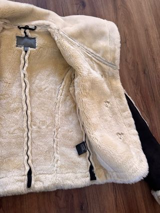 Chaqueta marrón con forro de borreguito