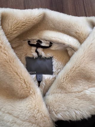 Chaqueta marrón con forro de borreguito