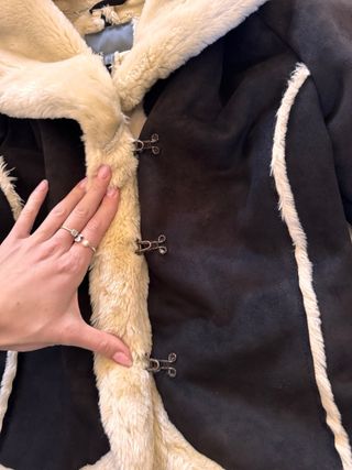 Chaqueta marrón con forro de borreguito