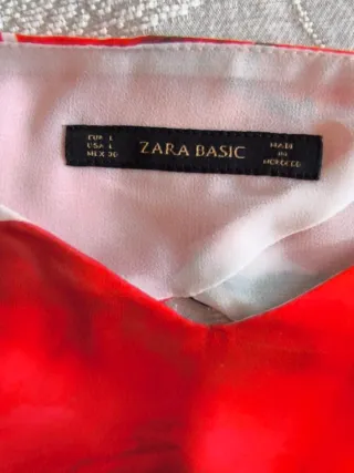 Vestido Zara floral blanco, naranja, verde y rojo