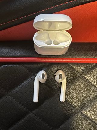 AirPods 2ª generación estuche carga inalámbrica