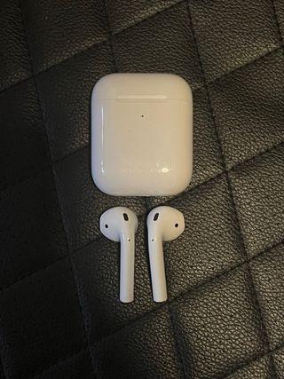 AirPods 2ª generación estuche carga inalámbrica