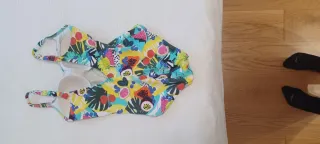 Bañador estampado frutas y hojas