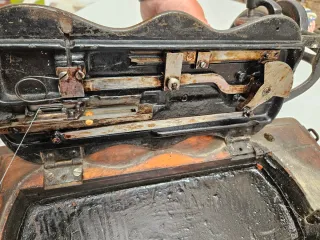 Máquina de coser Singer antigua