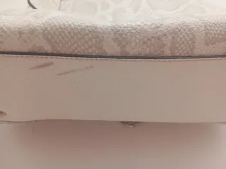 Bolso Guess Beige y Blanco