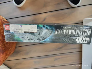 Bandai Maqueta Star Wars Halcón Milenario 1/144