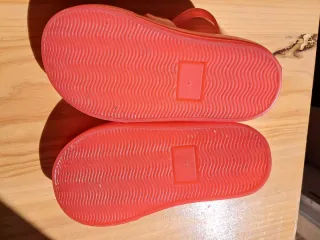 Sandalias niño cangrejeras rojas T.23