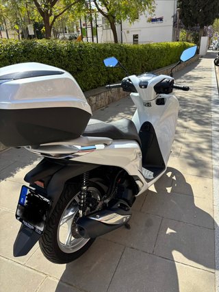 Honda SH 125cc Scoopy Scooter Blanca
