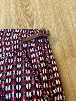 Pantalón tobillero estampado sin estrenar