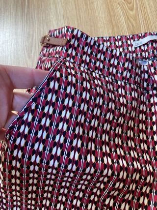 Pantalón tobillero estampado sin estrenar