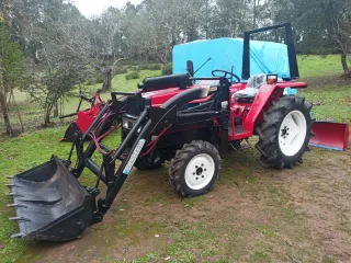 Minitractor Yanmar F20 con pala frontal