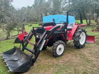 Minitractor Yanmar F20 con pala frontal