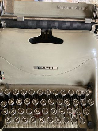 Máquina de escribir Olivetti Lexicon 80