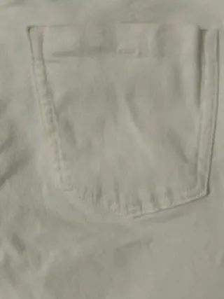 Pantalón vaquero blanco Zara