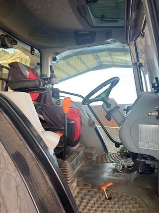 Tractor Deutz Fahr con pala Stoll