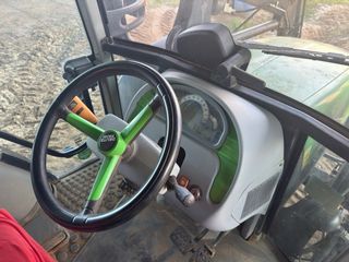 Tractor Deutz Fahr con pala Stoll
