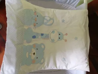 Minicuna bebé blanca con ruedas y colchón