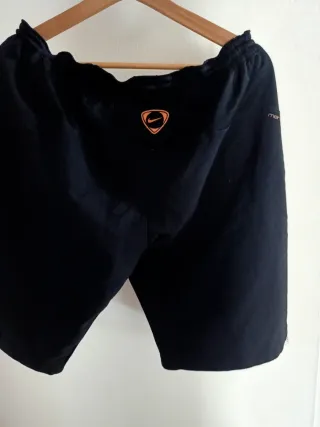 Pantalón corto chándal Nike negro