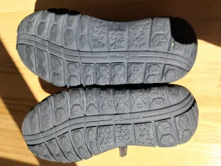 Zapatillas niño negras T.27 nuevas
