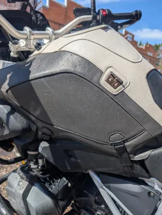 Funda Cuero Depósito BMW GS 1250