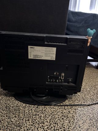 Televisor OKI Pequeño