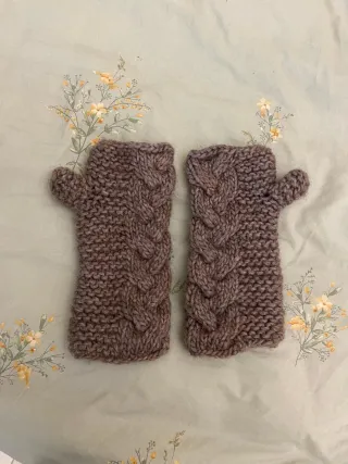 Mitones de lana trenzada