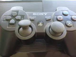 Consola PlayStation 3 + 2 Mandos