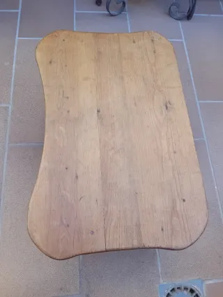 Preciosa mesita auxiliar antigua de madera