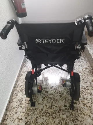 Silla de ruedas eléctrica plegable