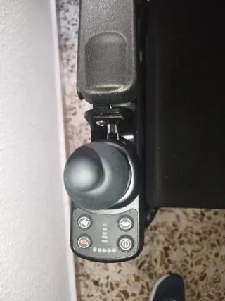 Silla de ruedas eléctrica plegable