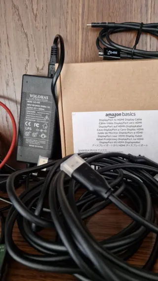 Lote de Adaptadores y Cables