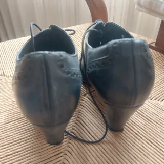 Zapatos negros de tacón para mujer marca "Camilas"
